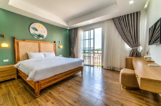 Lotus Home Hillside Отели рядом с достопримечательностью «Сан- Бич»