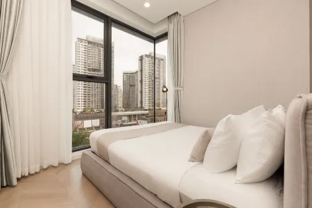 Blue Fingers Lumiere Riverside