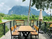 m&r house Hotels in Feuang