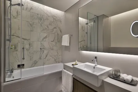 DoubleTree by Hilton Abu Dhabi Yas Island Residences