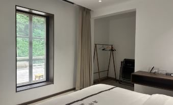 Ximoshanji Shared Courtyard