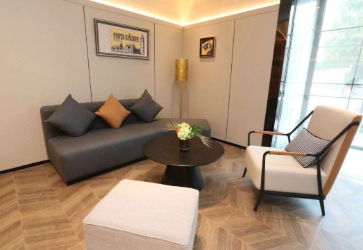 홈 인 칭다오 54광장