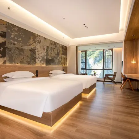 Luanchuan Tianhui Guanshan Hotel (Laojun Mountain Fenghuang Tianjie)
