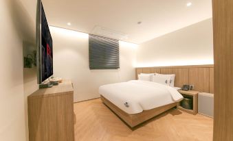 Hound Hotel Jeonju Deokjin