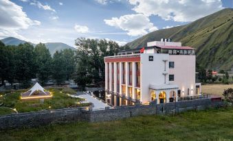 Wolian Huayin Hotel in Xinduqiao
