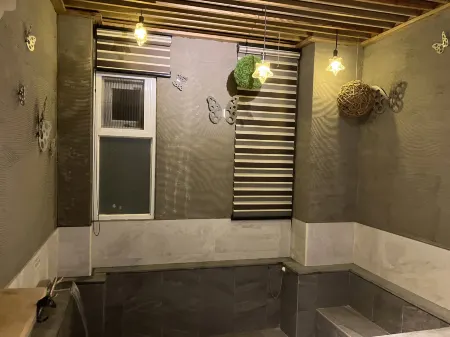 Shengpin Hot Spring B&B