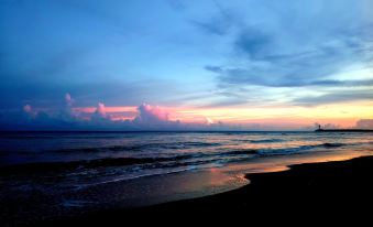 EHOUSE Rose Summer First Homestay(Shenzhou Peninsula Tourist Resort Tourist Highway Store)