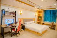Junlai Hotel(Xinyang Railway Station Branch) - Gym
