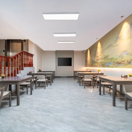 Wisdom Hotel Werner (Yubai Pangu Avenue)