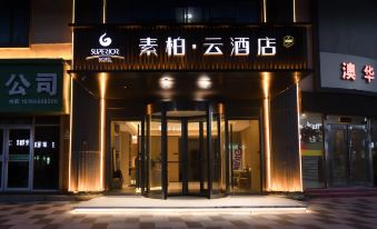 Superior Hotel