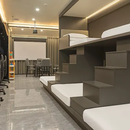 Yue Tower Esports Hotel (Hengyang Zhengxiang Wanda Plaza Store)