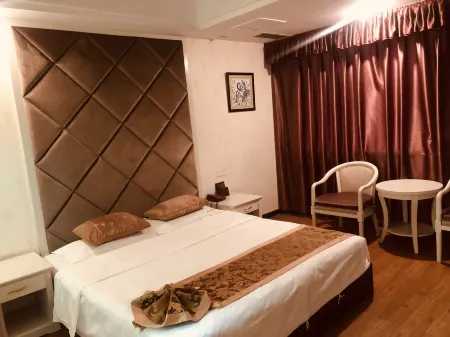 Lily Hotel Отели в г. Лотянь