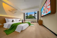 Dragon Cat Elf Hotel (People's Hospital Subway Station Branch)