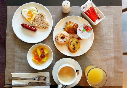 4. 오덴 파리 이브..