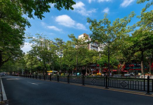 로컬 호텔 로비 간식 서비스