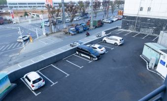 Count Business Hotel