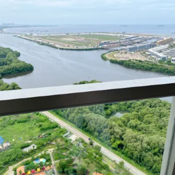 Gold Coast PIK Sea View Apartments by LongeSuites Отели рядом с достопримечательностью «Торговый центр PIK Avenue»