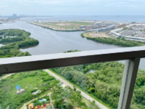 Gold Coast PIK Sea View Apartments by LongeSuites