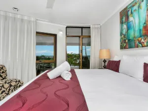 Roydon Beachfront Apartments
