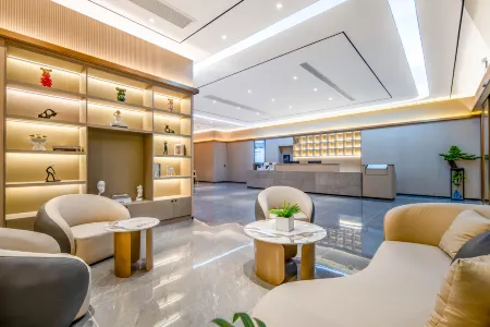 Yunji International Hotel (Lingshui Haiyun Plaza High-Speed Railway Station Branch) Отели рядом со станцией Lingshui Railway Station