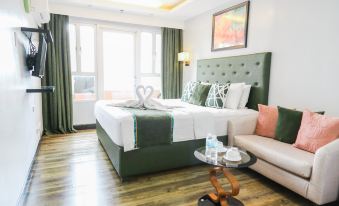 Pacific Bay Grand Suites