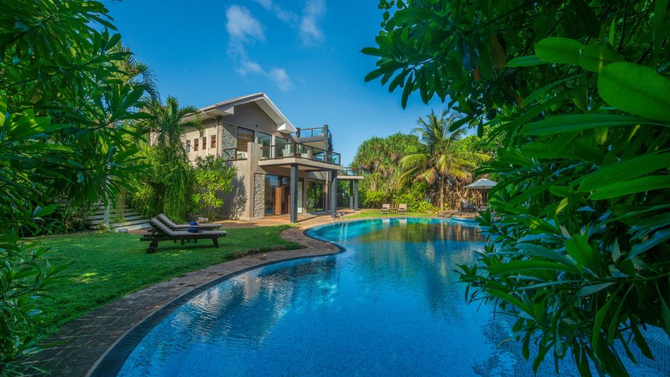 Villa Thuya - 3 Bedroom Oceanfront Villa with Pool