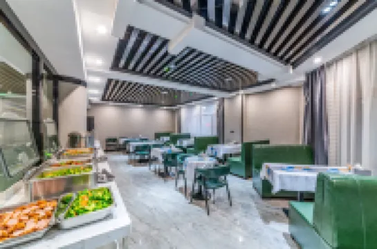 Heilongchen Business Hotel (Heihe Railway Station)