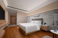 Zhiyi Holiday Hotel (Bazhong East Railway Station)