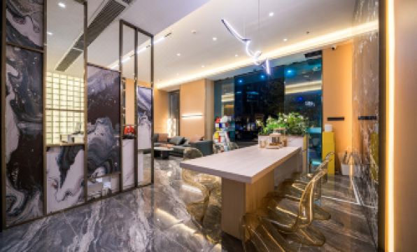 Rui Lan Ting · Cloud Giant Screen Light Residence