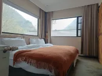 Qingyun Posthouse. Stay in the Cloudy Mountains