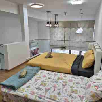 EkoCheras*Balcony* Sunshine&Cosy Condo Stay 3/4Pax Rooms