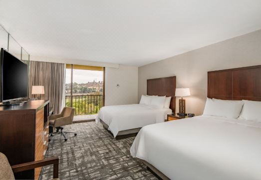 크라운 플라자 외관