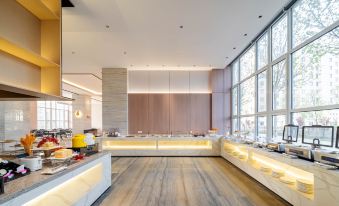 V. Hotel