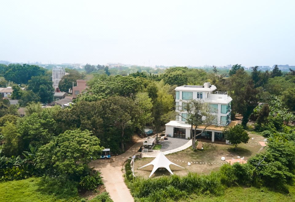 hotel overview picture