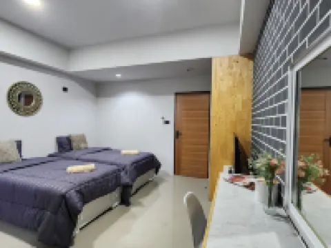 Irich residence (South Samrong) 6 Kms BTS-Pu Chao Hotels in Phra Pradaeng