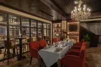 Anik Palace Hotel - 5-Star