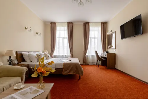 Solo on Vladimirskaya Square