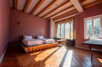 Taktsangri-La : Faraway Heaven