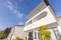Dali Creek Shore Qianqi Seaview Inn (Shuanglang Erhai Store) โรงแรมในShuanglang Scenic Area