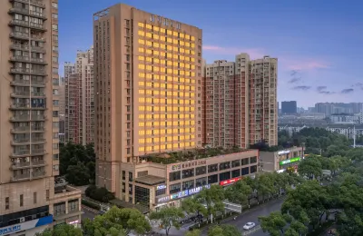 홈인 호텔 (우한 광구 광장 지하철역 민족 대학) 관산 네덜란드 공원 주변 호텔