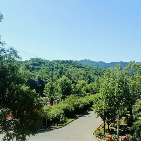 Guyuan Golden Garden Hotel (Gubeikou Town Scenic Area Branch)