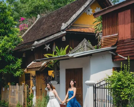 Xieng Thong Retreat Hotel (Luang Prabang Old Town - Central Sisavangvong Road Branch) Hotels near Cross River Ferry