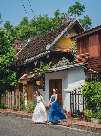 Xieng Thong Retreat Hotel (Luang Prabang Old Town - Central Sisavangvong Road Branch) Отели рядом с достопримечательностью «Wat Xieng Muan»