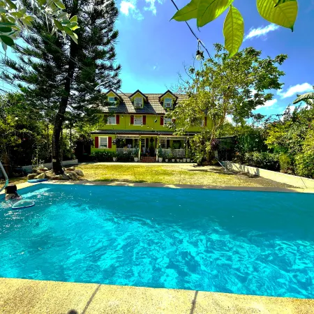 Madie's Place B&B with Private Pool at Santa Rosa Near Enchanted Kingdom