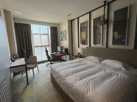Dingchen E-Sports Hotel (Ganzhou Qichezhan)