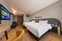 Jinjiang Hotel (Xianghe Jiqiren Xiaozhen)