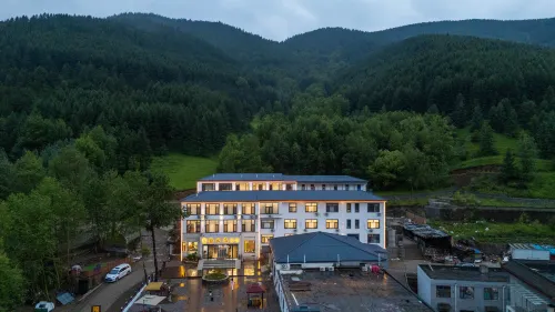 Floral hotel · Wutai Mountain Duicuige Homestay - วิวภูเขา