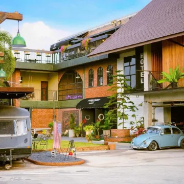 Dream Factory Hotel
