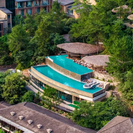 ANJI·JUNLAN LAOZHUANG SHANJU TANGQUAN RESORT HOTEL