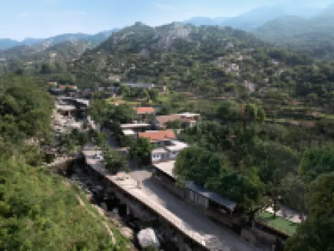 Yimeng Suji Caoshe (Mengshan Renjia Scenic Area)